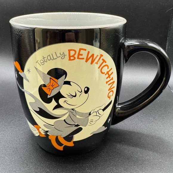 Witch Minnie Mouse Totally Bewitching 25 Oz Disney Halloween Mug - Picture 1 of 7